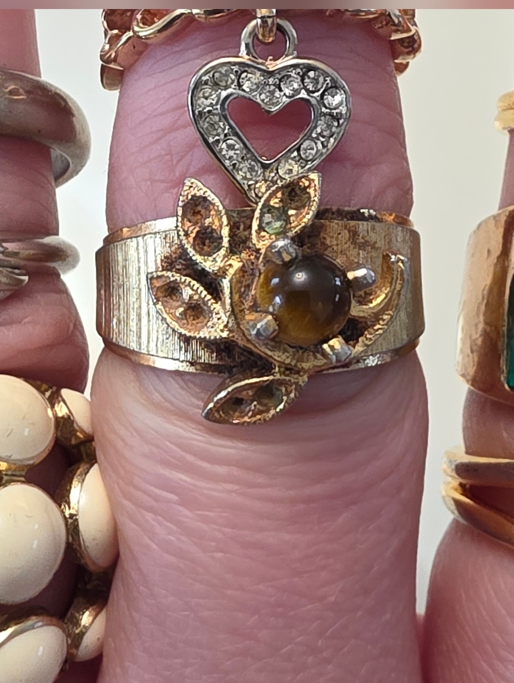 83 Piece Vintage Costume Ring Lot Bundle Estate - Picture 7 of 16